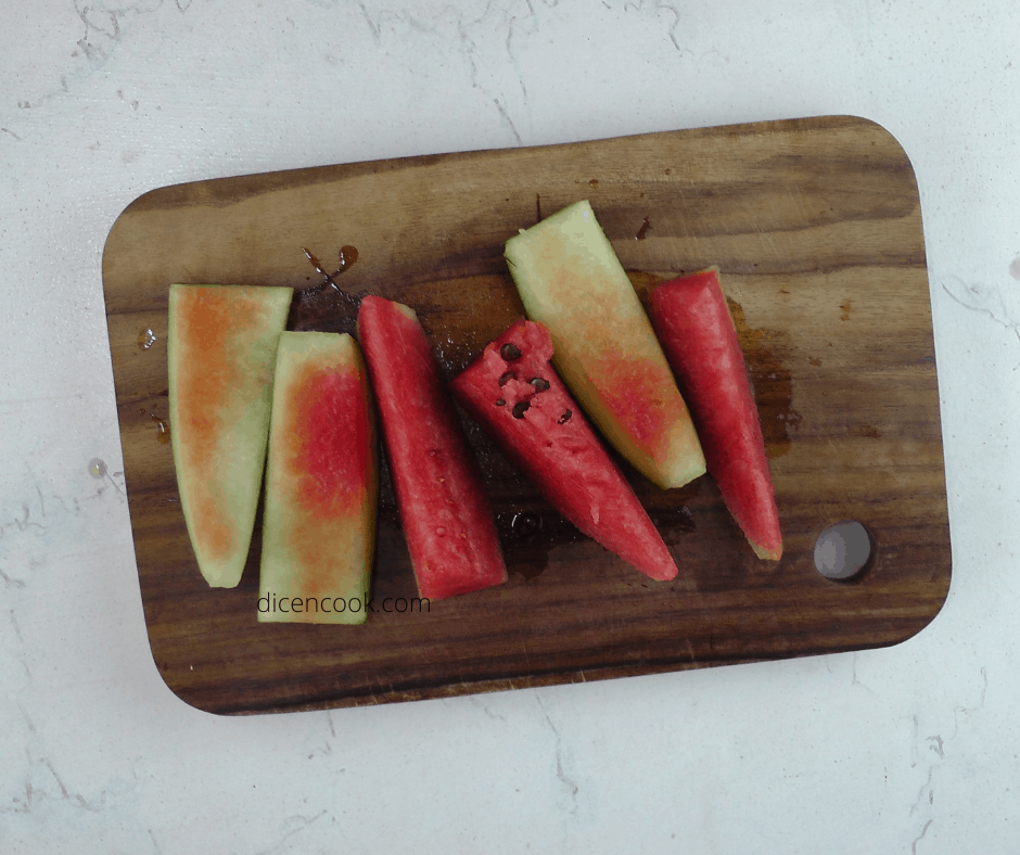 Watermelon rind cutting