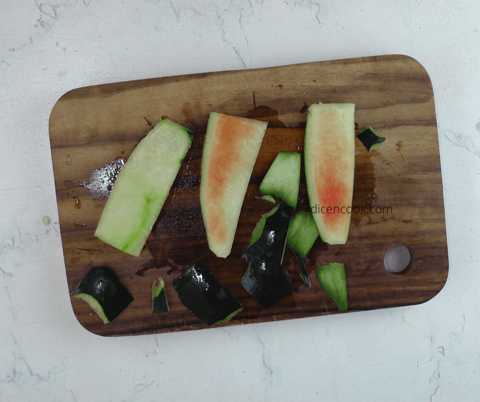Watermelon rind cutting