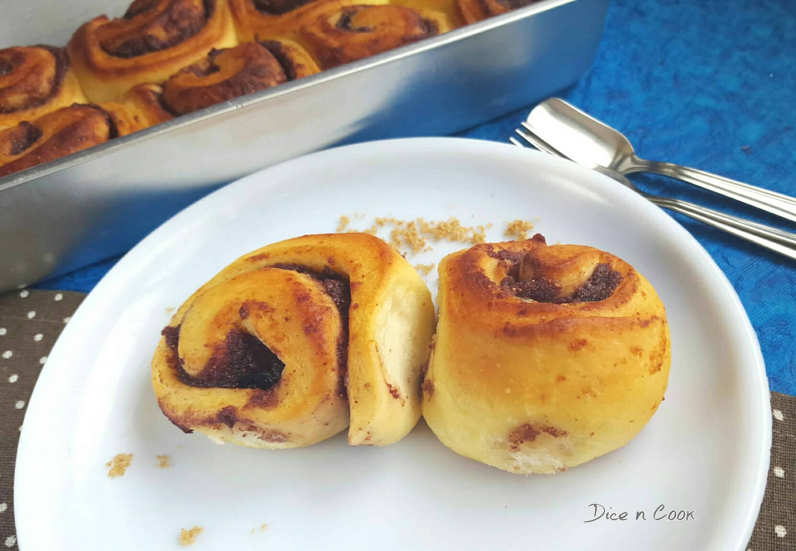 Eggless-fresh-fig-honey-cinnamon-rolls